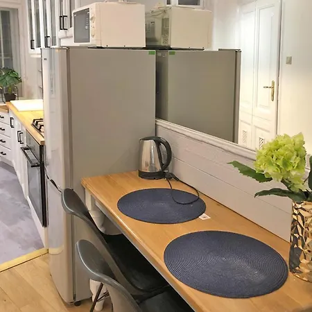 M&m Apartment-fovam Ter شقة بودابست