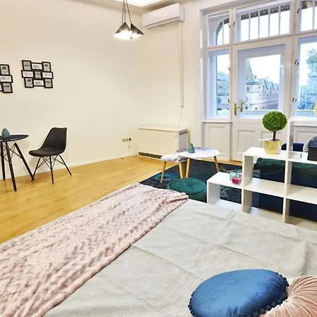 M&m Apartment-fővám Tér