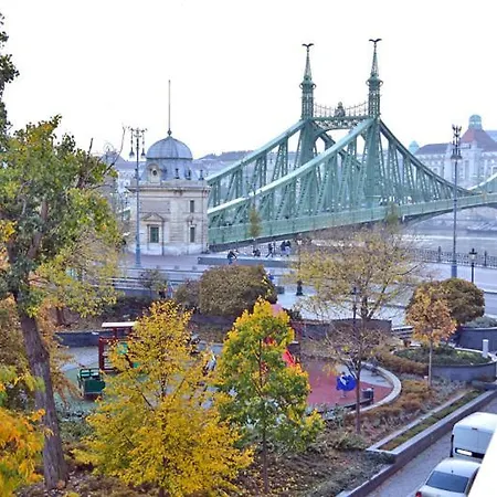 M&m Apartment-fovam Ter