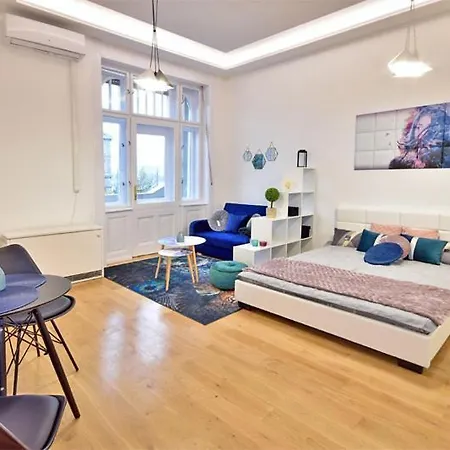 Lejlighed M&m Apartment-fovam Ter *